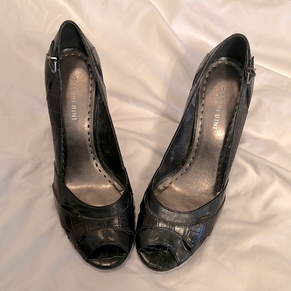 Peep toe heels